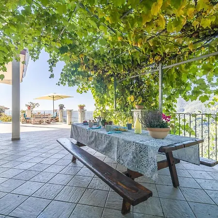Gorgeous Home In Moneglia With Wifi Vakantiehuis