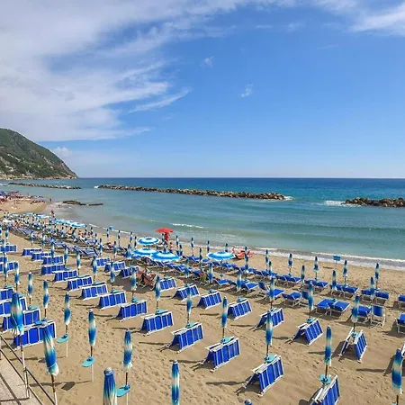 Gorgeous Home In Moneglia With Wifi Vakantiehuis