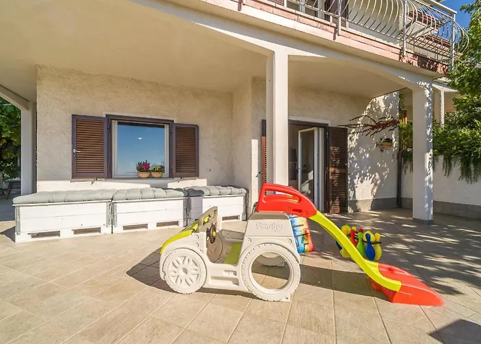 Vakantiehuis Lovely In With Wifi Moneglia