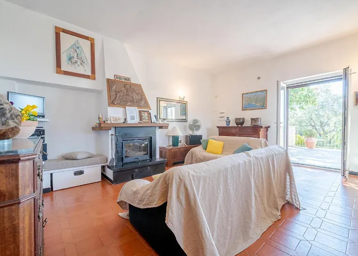 Vakantiehuis Lovely In With Wifi Moneglia